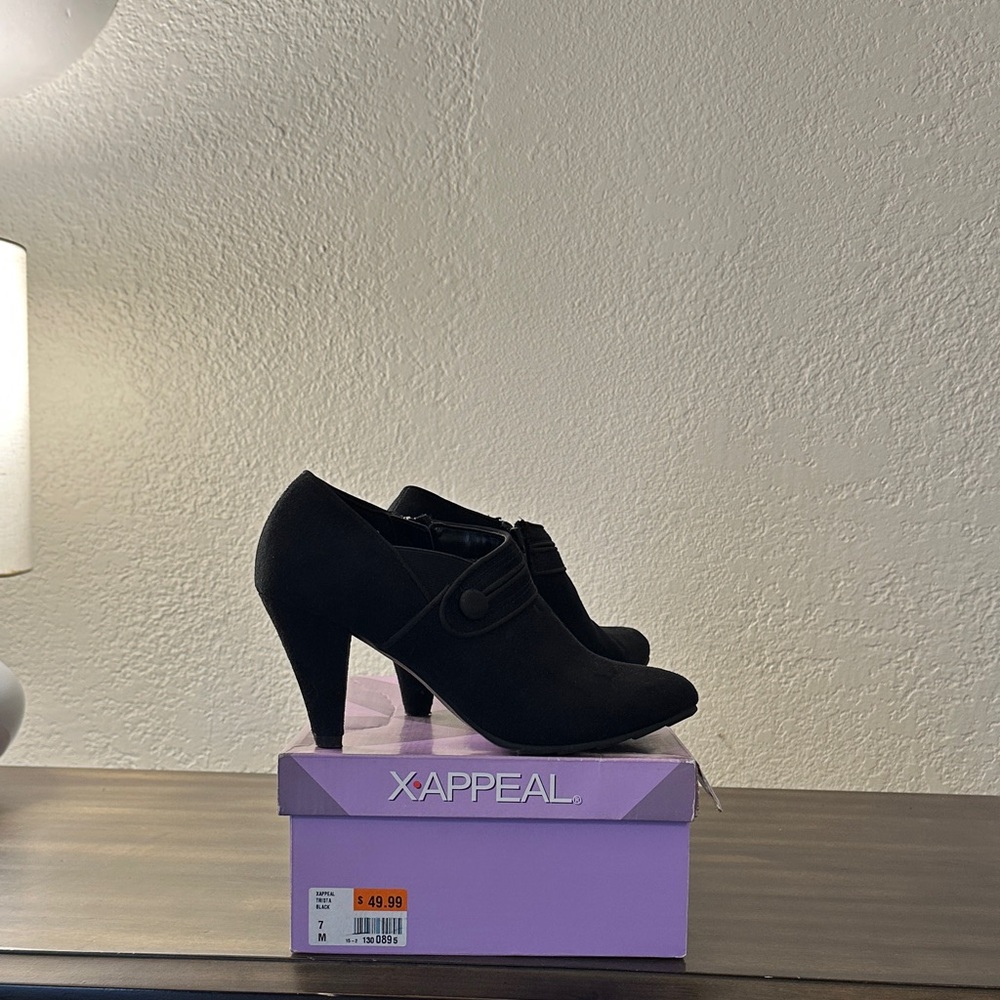 X-Appeal Classic Black Heels